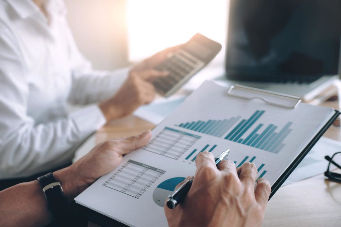 business-people-discussing-results-successful-teamwork business partner